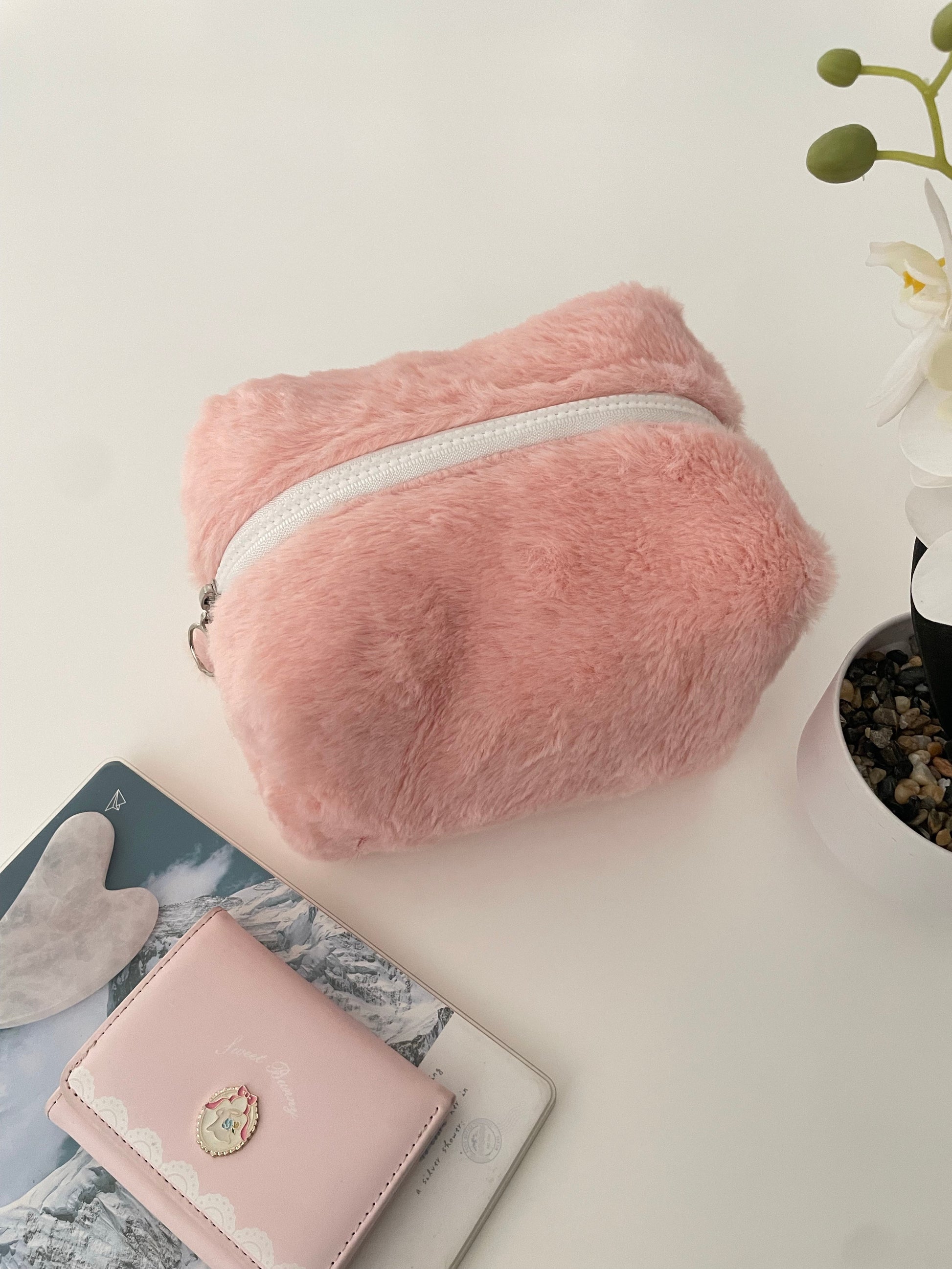 Marshmallow Fluff Beauty Case Amora